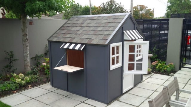 Colonial with shop front