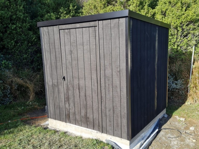 Pool Shed 2x2x2H